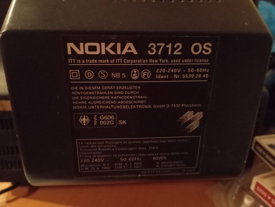 Televisão / televisor  Nokia 3712 OS ( CRT )