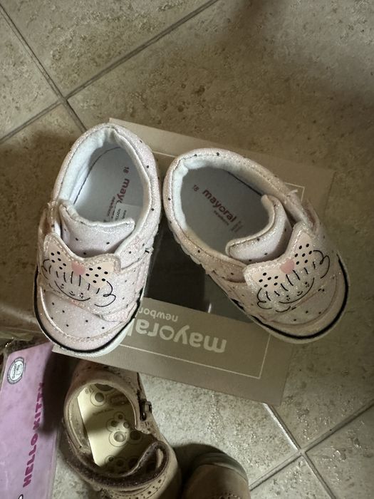 Calçado marca 3M a 12 M