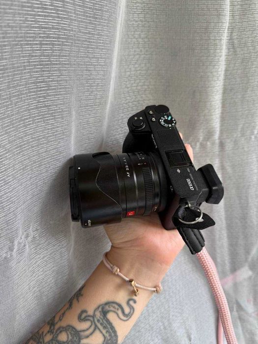Sony a6500 + Viltrox AF 23mm f/1.4 E mount + 3 зарядних блочка