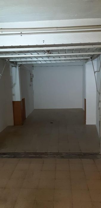 Aluga se garag. Massama na Rua Aquilino Ribeiro