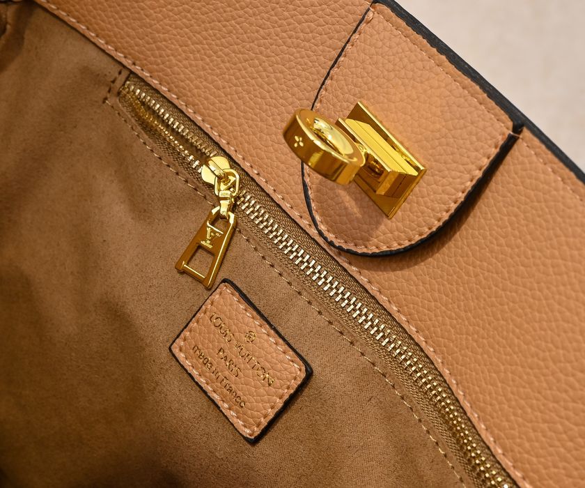 Жіноча сумка LOUIS VUITTON M53826