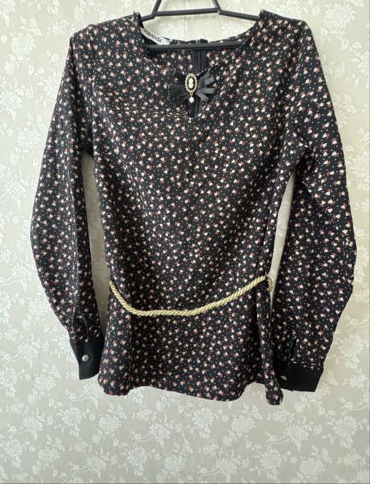 Блузка на дівчіну