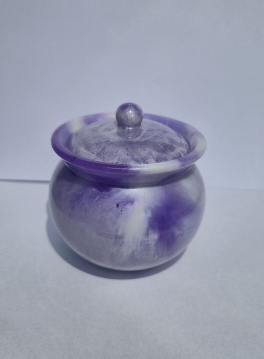 Pojemniczek z pokrywką