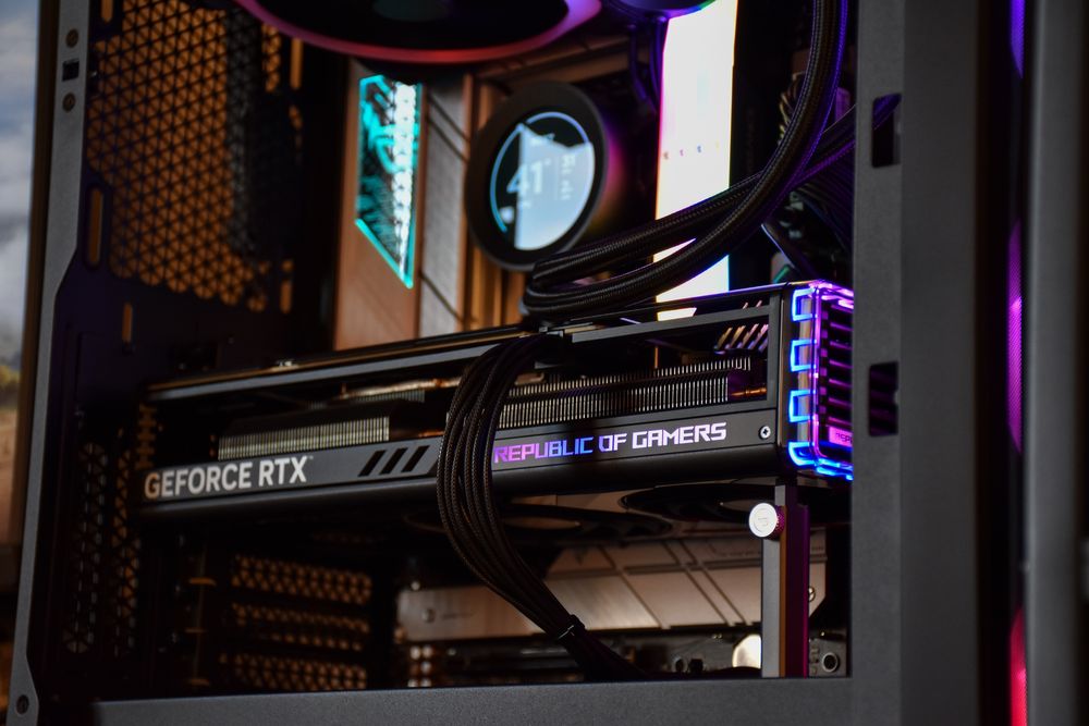 Asus Rog Strix Gaming / Geforce RTX 4070 ti / 12GB