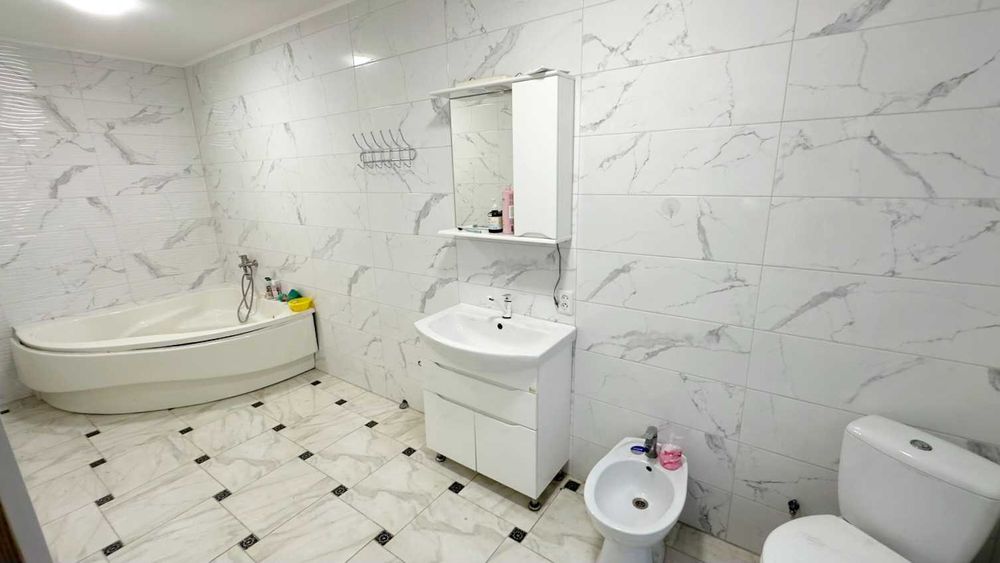 Продажа 2х этажного дома в Варваровке!