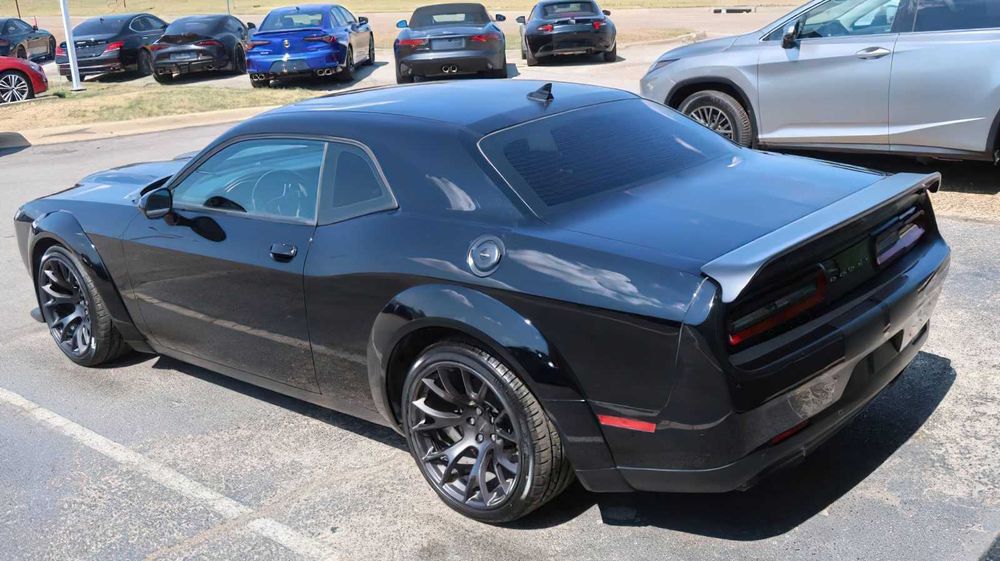 Dodge Challenger      2020