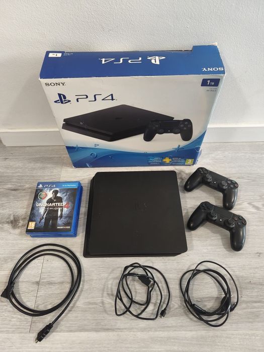 PS4 Slim 1TB + 2 Comandos + Jogos