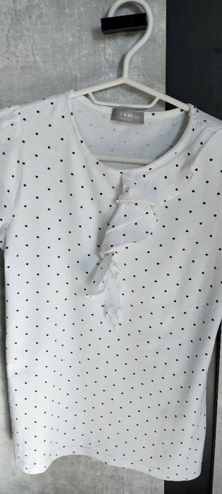 Biała bluzka w kropki r.152