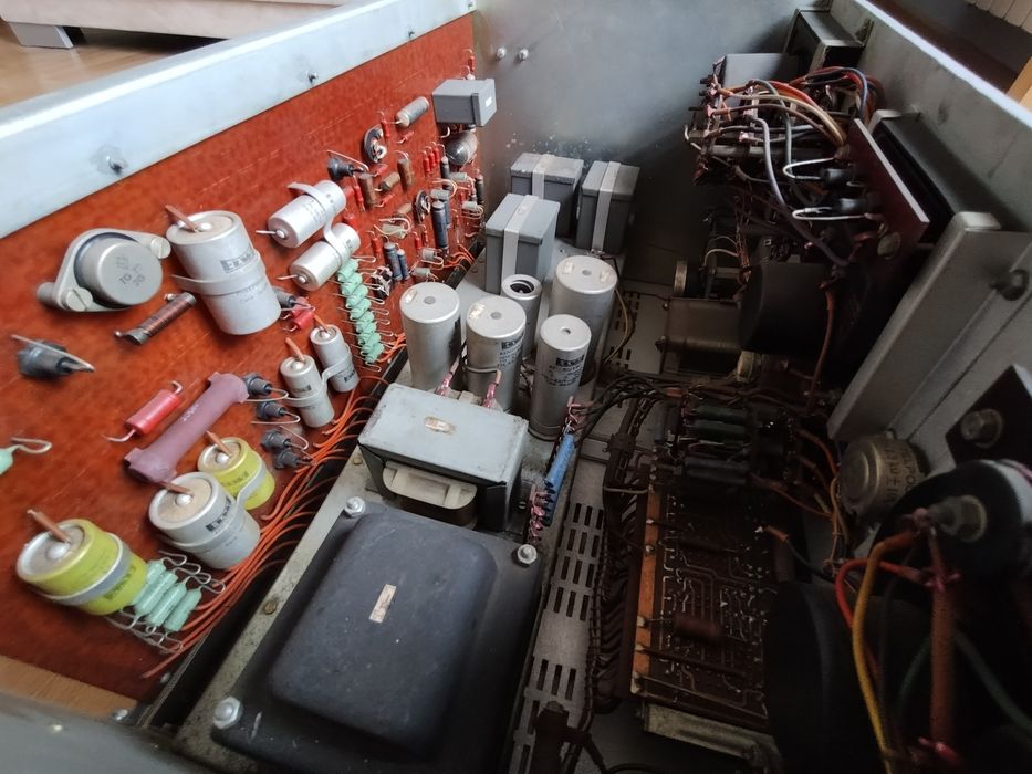 Unitra ZRK Tester tranzystorów średniej mocy XT-750 z PRL