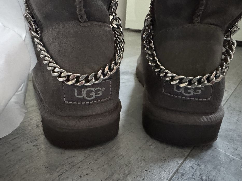 Orginalne  buty UGG model z lancuszkiem . Limitowana edycja