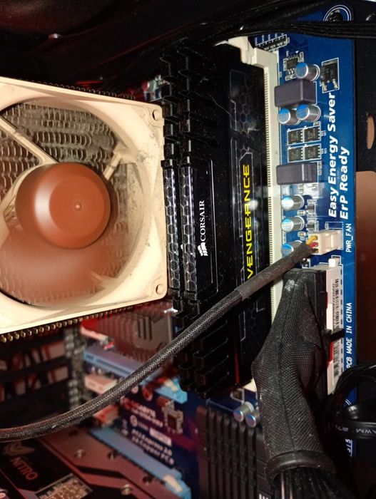 Gigabyta GD-97A-UD3 | AMD FX 9370 | 16Gb DDR3 | Noctua x2