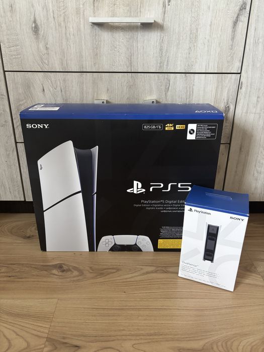 Playstation 5 Slim z ładowarką na pady