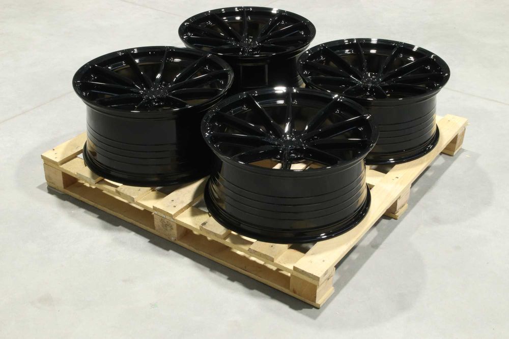 OUTLET! Felgi Japan Racing JR37 21x9,5 + 21x10,5 ET35 5x112 Black