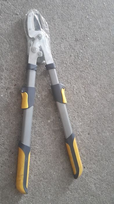 Tesoura de cortar arbusto nova