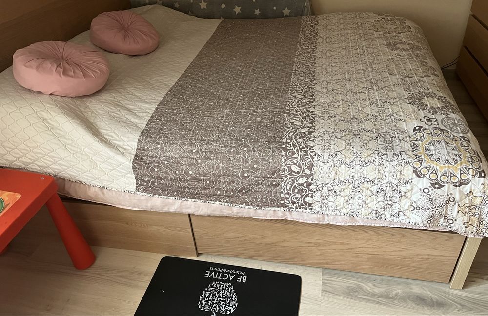 Łóżko Ikea Malm z 2 szufladami