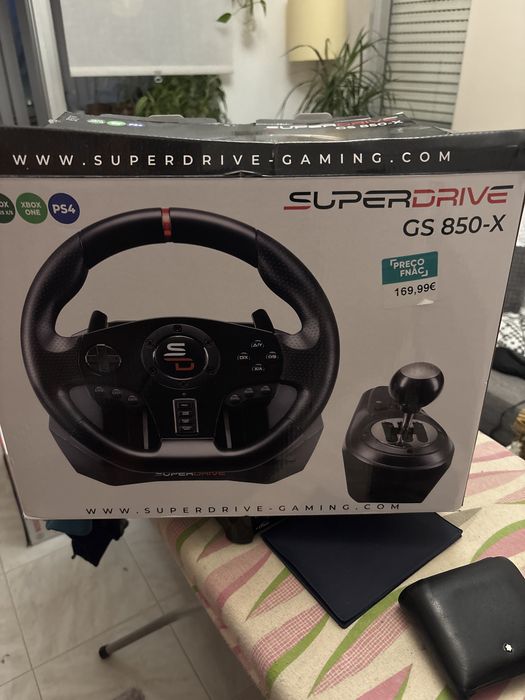 Vendo volante com modanças e pedais para ps4