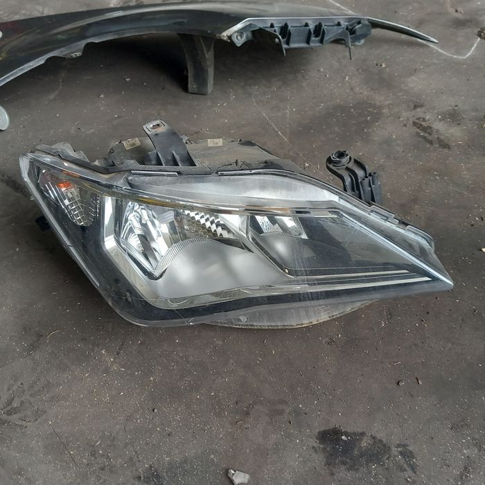Farol e Guarda-lamas Seat Ibiza 6J fase 2 lado passageiro