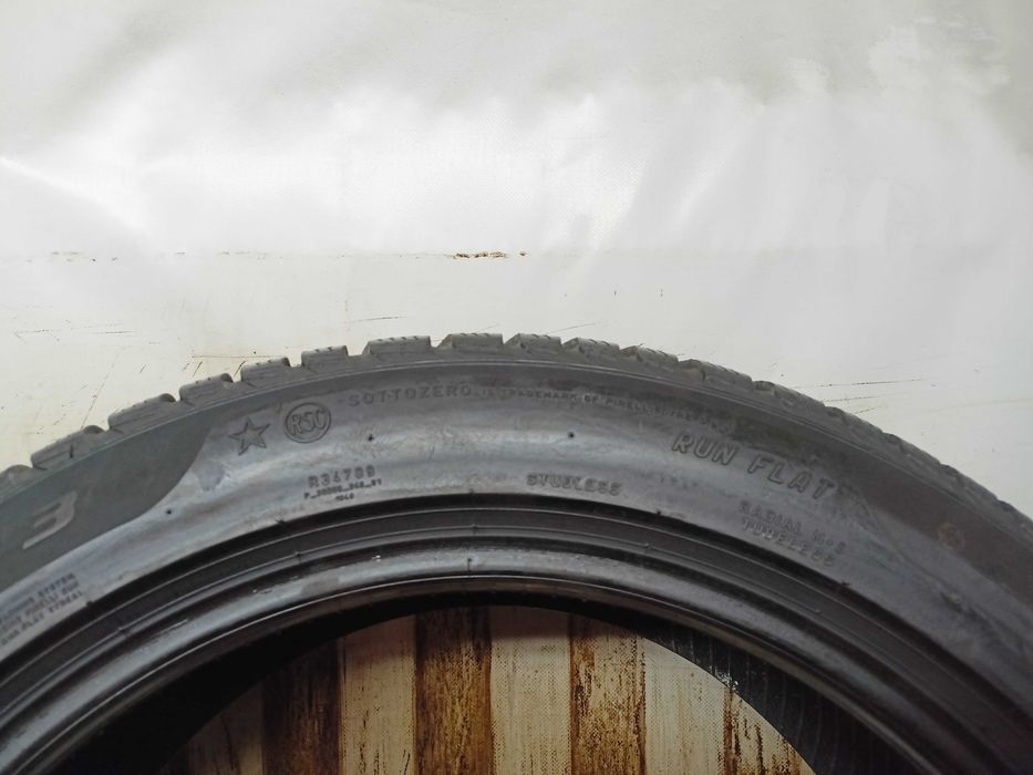 Pirelli SottoZero 3 RSC 225/50/18 24r. 95H 2x7,4mm 2x6,8mm (1662)