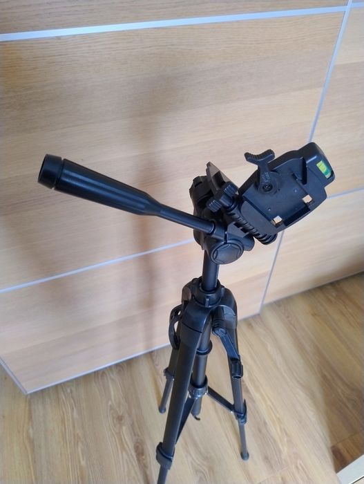 Statyw fotograficzny z głowicą 3-osiową + akcesoria