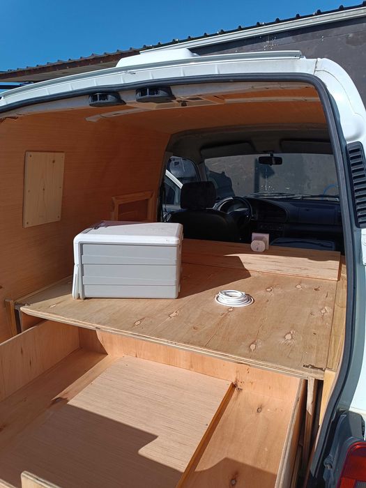 Pegeout  parnter campervan
