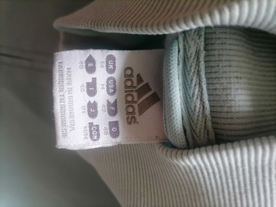 Błękitna bluza adidas