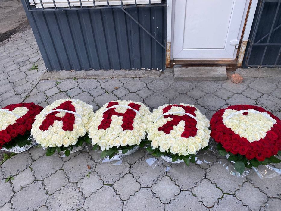 Букеты в корзине