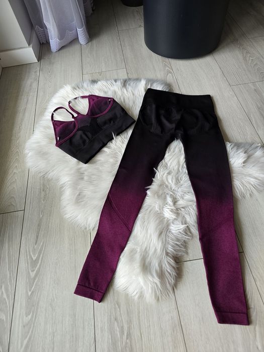 Komplet do ćwiczeń top legginsy push-up rozm. S