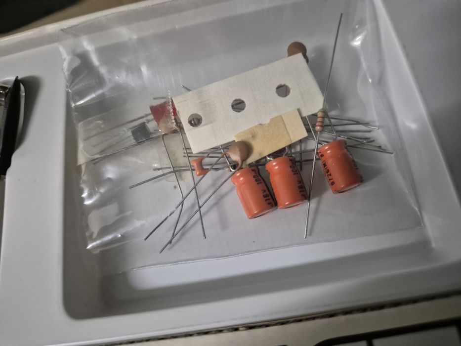 Kit de iniciação à electrónica