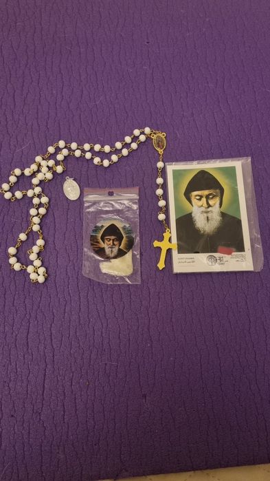 Śliczny Różaniec z Gwadelupe.Meksyk +Relikwia Św.Charbela
