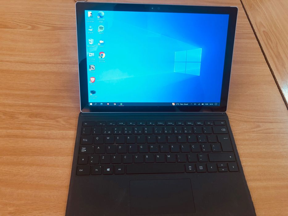 Computador Surface semi novo.