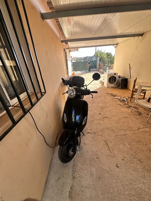 Troco Vespa 125 2023