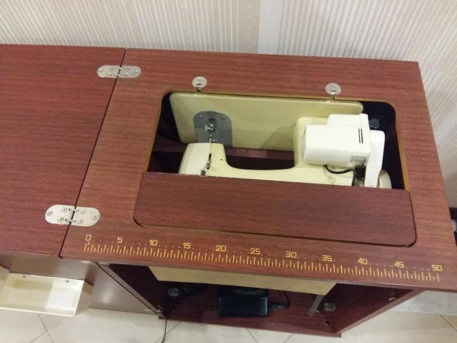 Продам швейну машинку Чайка-142М привод ножной электрический