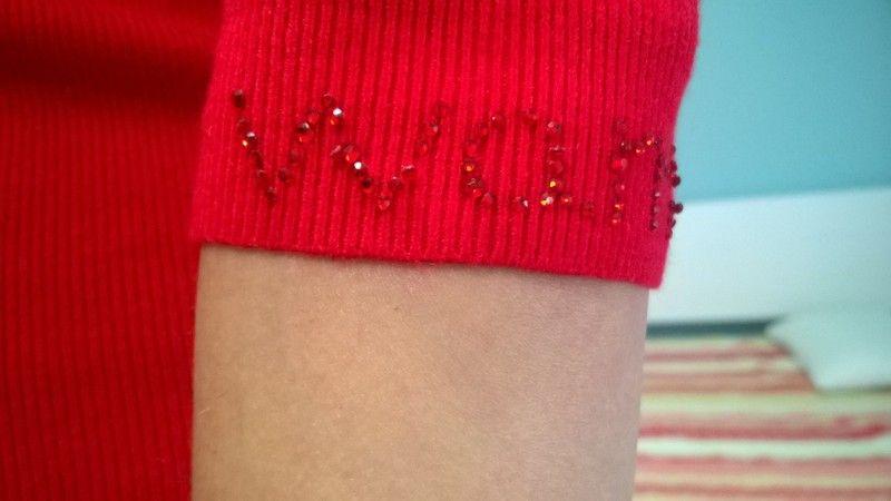 Czerwony damski sweterek