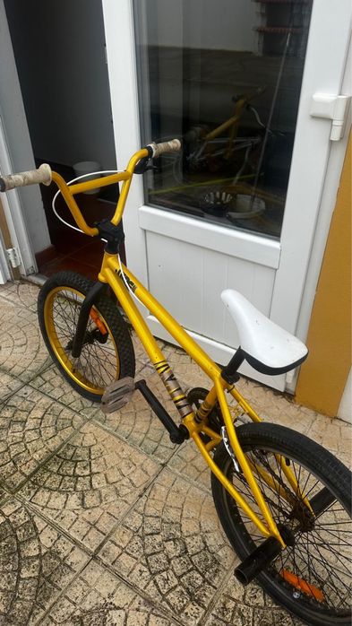 Vendo bicicleta em perfeito estado.