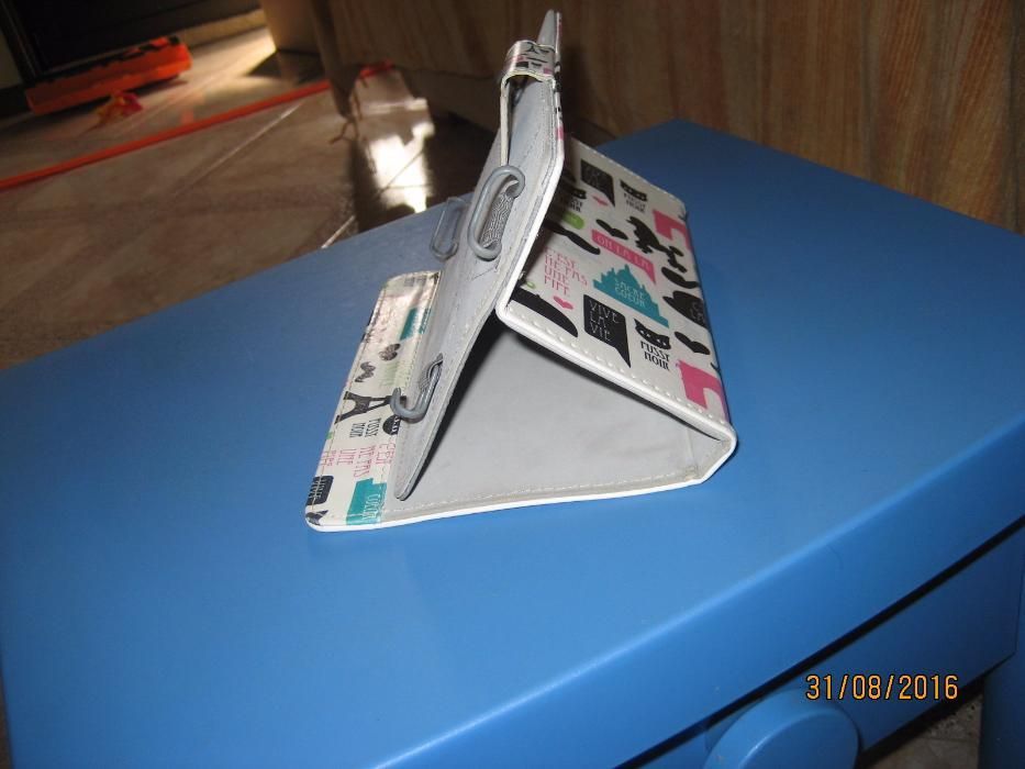 Capa tablet quase sem uso