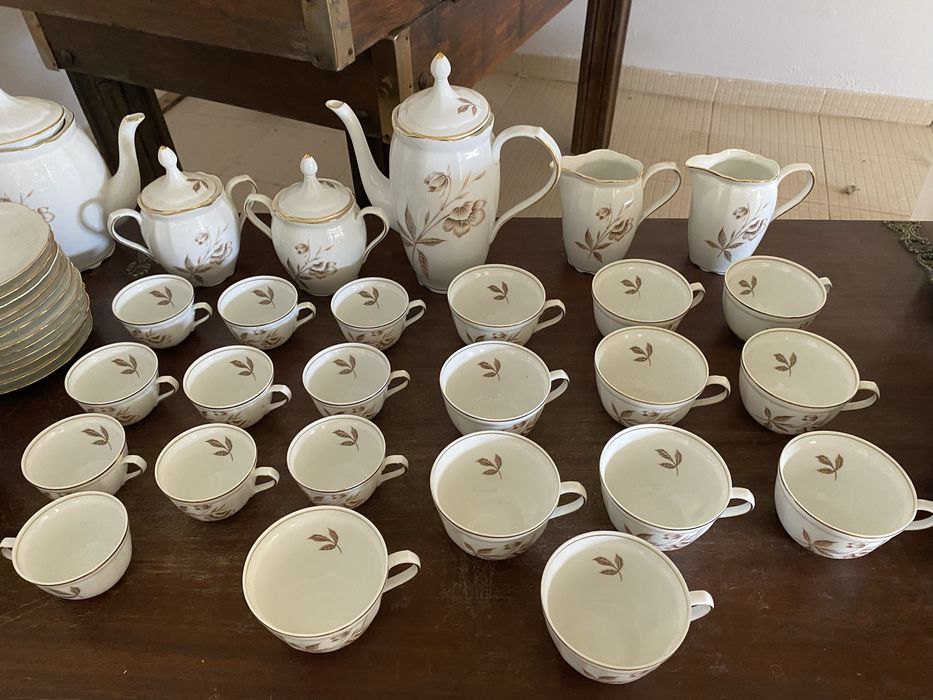 Serviço de Chá Antigo S.P. Coimbra / Vista Alegre – Anos 60/70 – Porcelana Portuguesa
