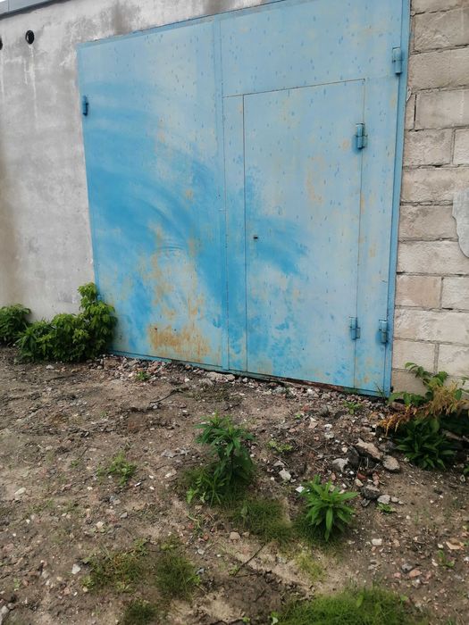 Два гаража   в Василькове ул. Солничная.