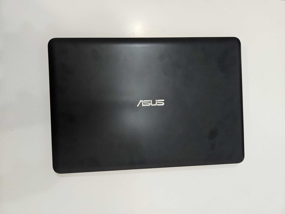 Laptop ASUS E502N