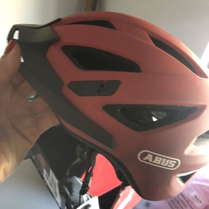 Kask rowerowy Abus Urban-I 3.0 bordowy rozm S