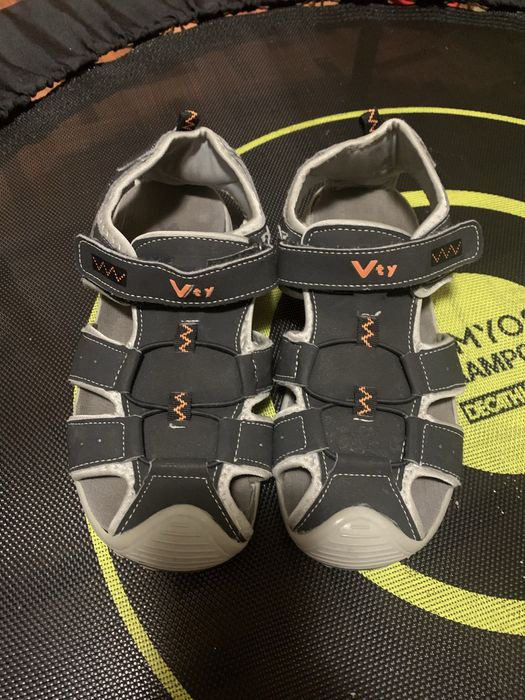 Sandalias menino