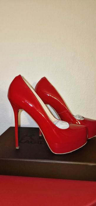 sapatos femininos, salto alto de couro vermelho