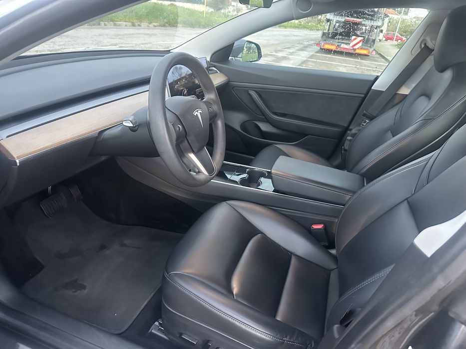 Tesla Model 3 SR Plus