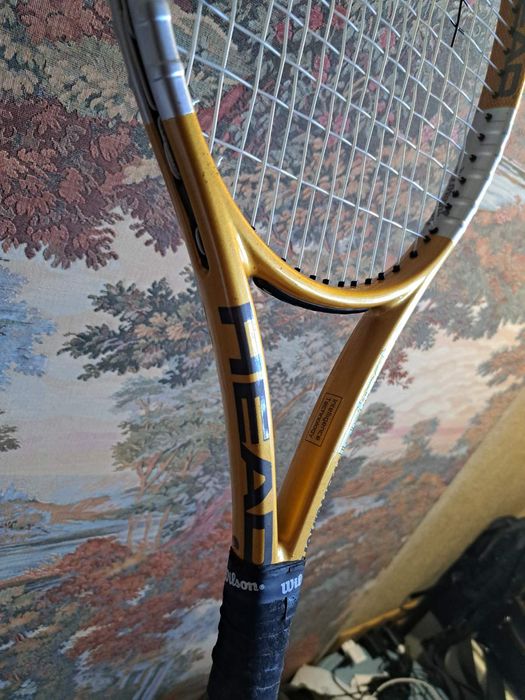 Продам тенісну ракетку Head