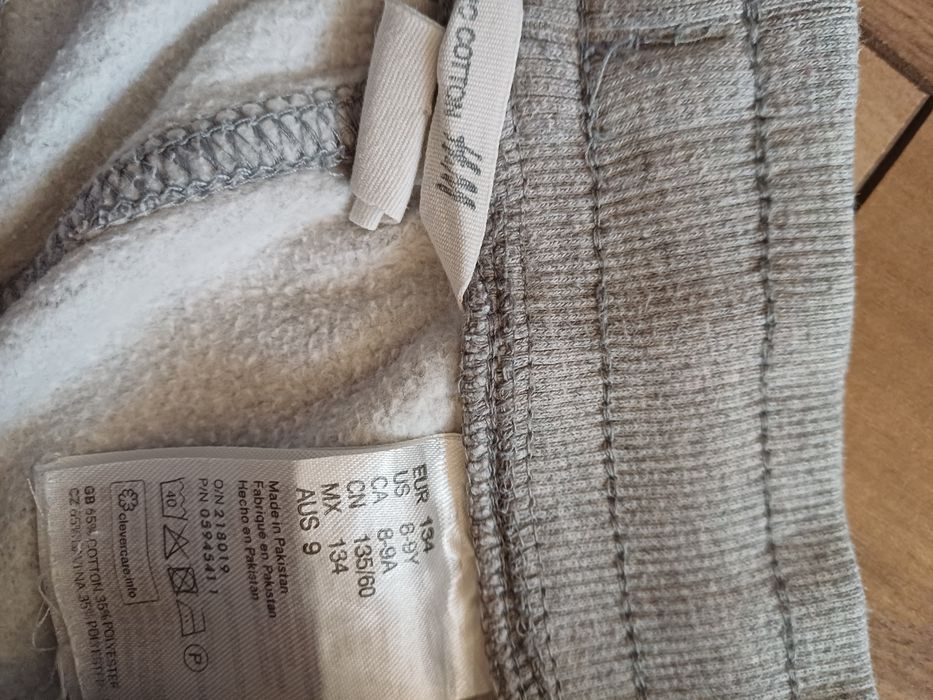 2 pary dresów, spodnie dresowe 134