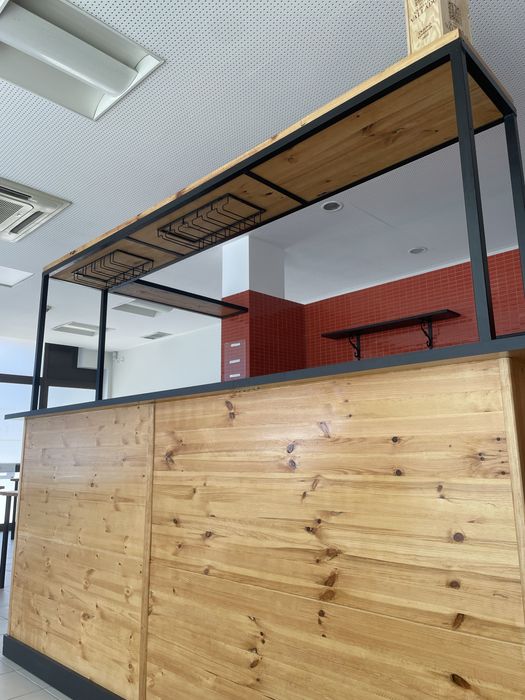 Balcão Profissional em Pinho