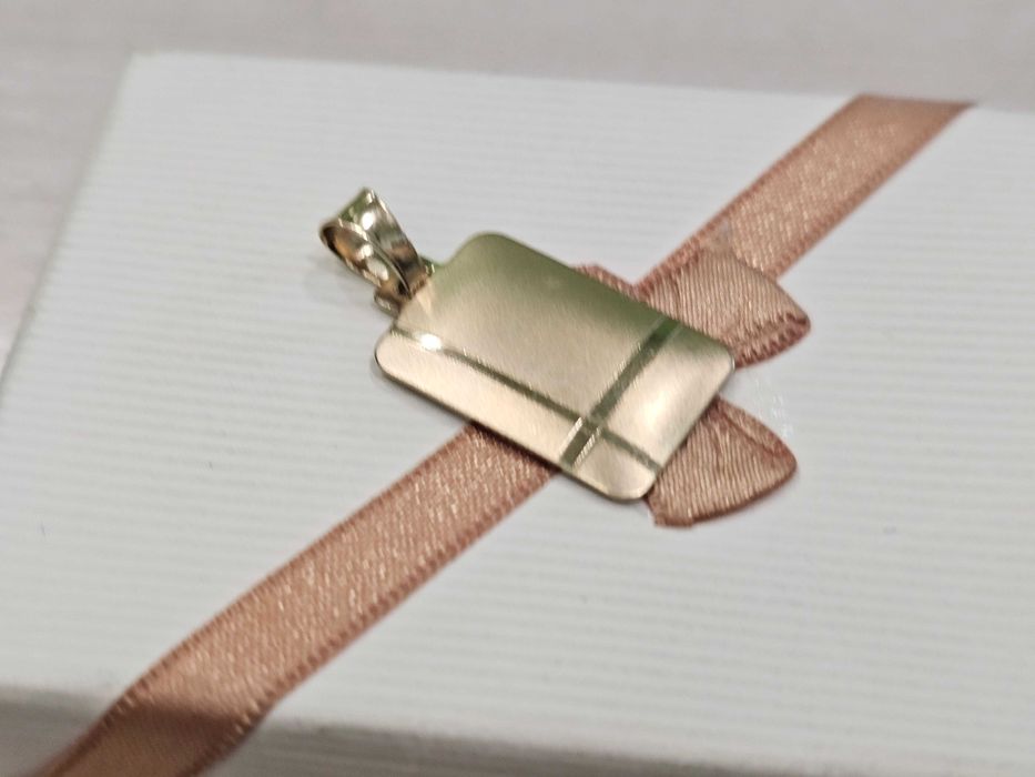 Złota zawieszka męska do graweru z podwójnym paskiem PR 585