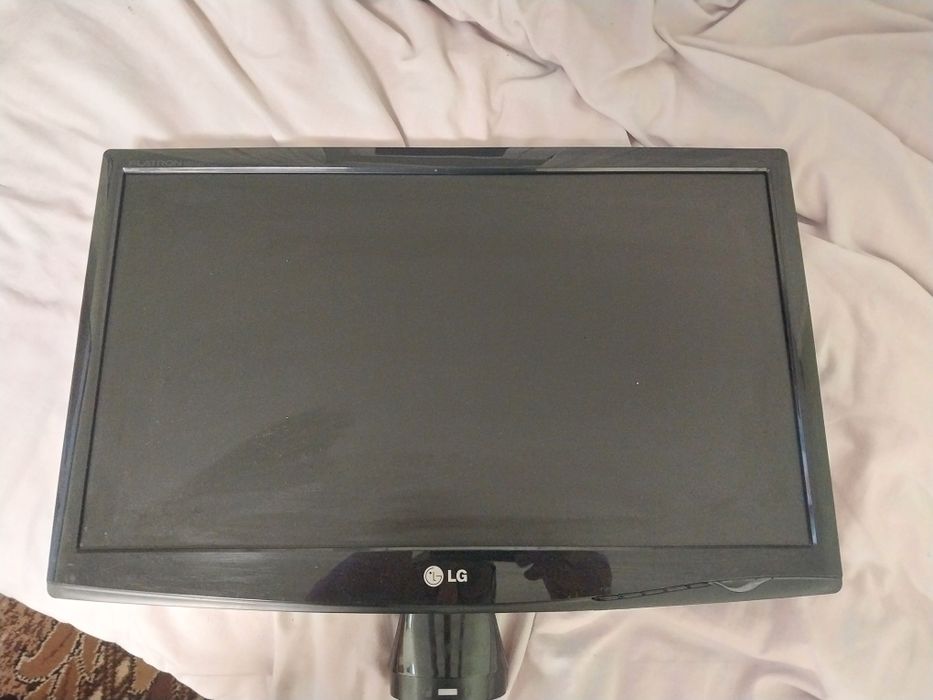 Продам монитор LG 2243sv