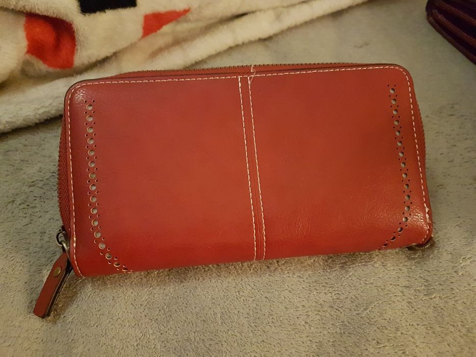 Carteira vermelha nova