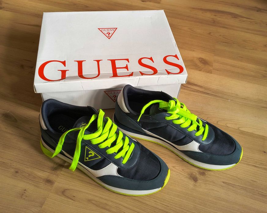 Buty sportowe GUESS , rozmiar 44 , granatowo-szaro-białe