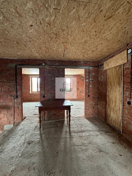 Продам добротний двоповерховий будинок у районі Смірнова